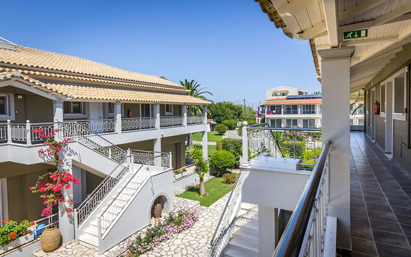 ACHARAVI BEACH HOTEL 4*